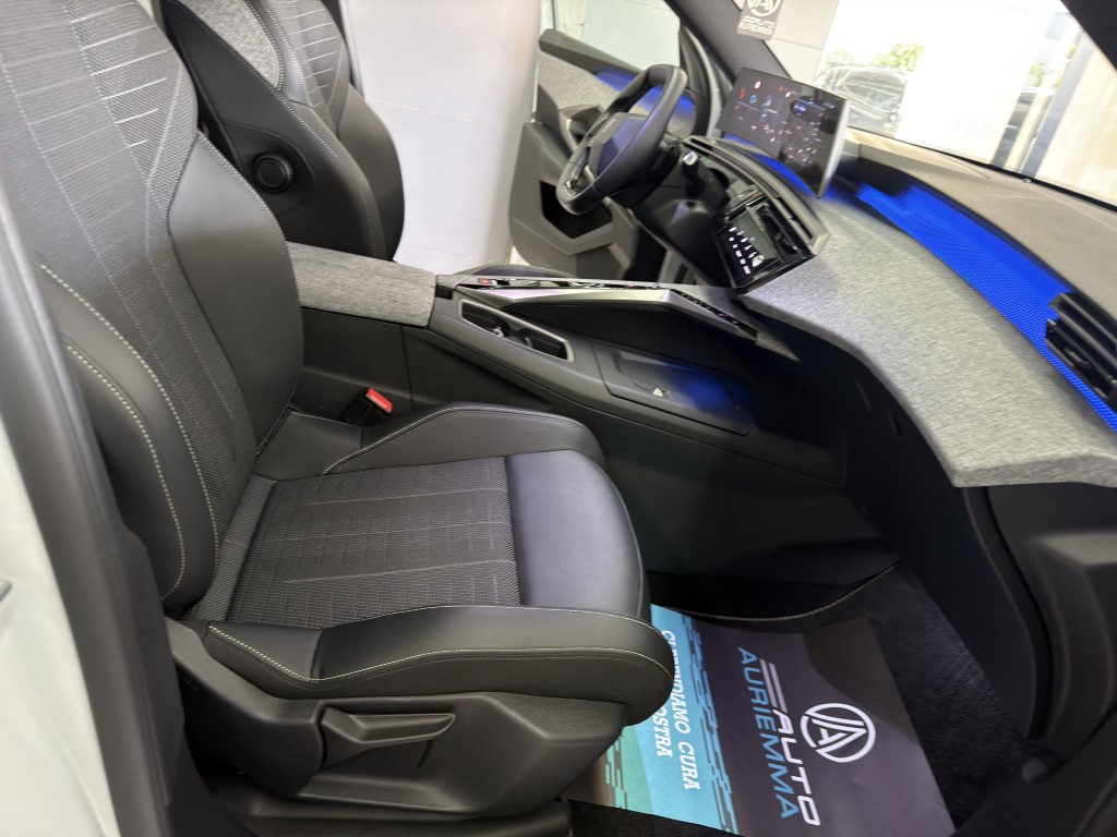 PEUGEOT 3008 1200 HYBRID 145 CV GT